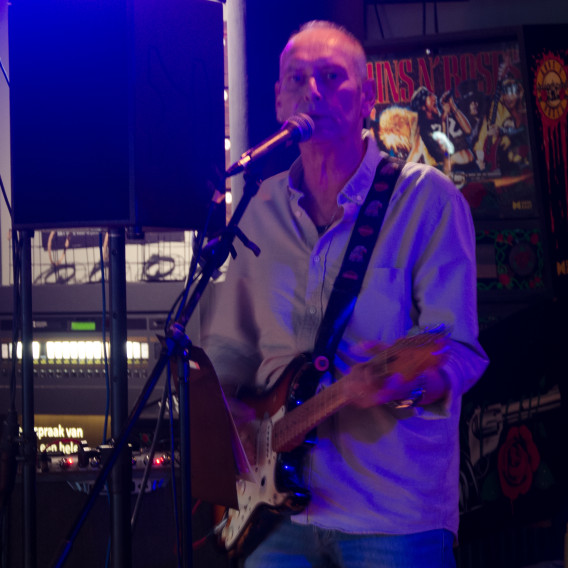 Karel Langreder | Shambles Coverband